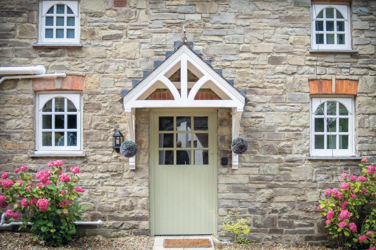 The Stables - 2 Bedroom Cottage - Princes Gate Ludchurch エクステリア 写真