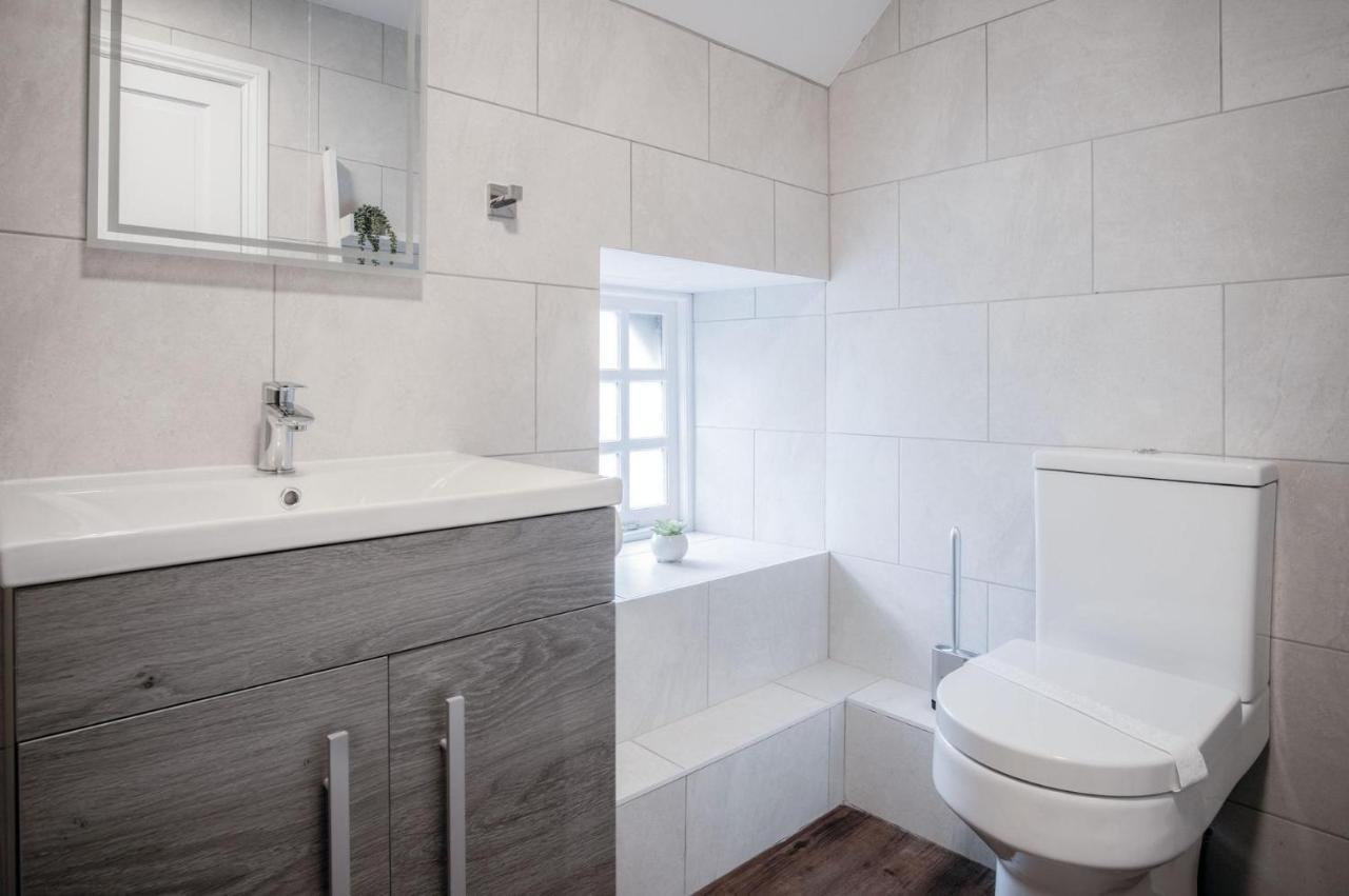 The Stables - 2 Bedroom Cottage - Princes Gate Ludchurch エクステリア 写真