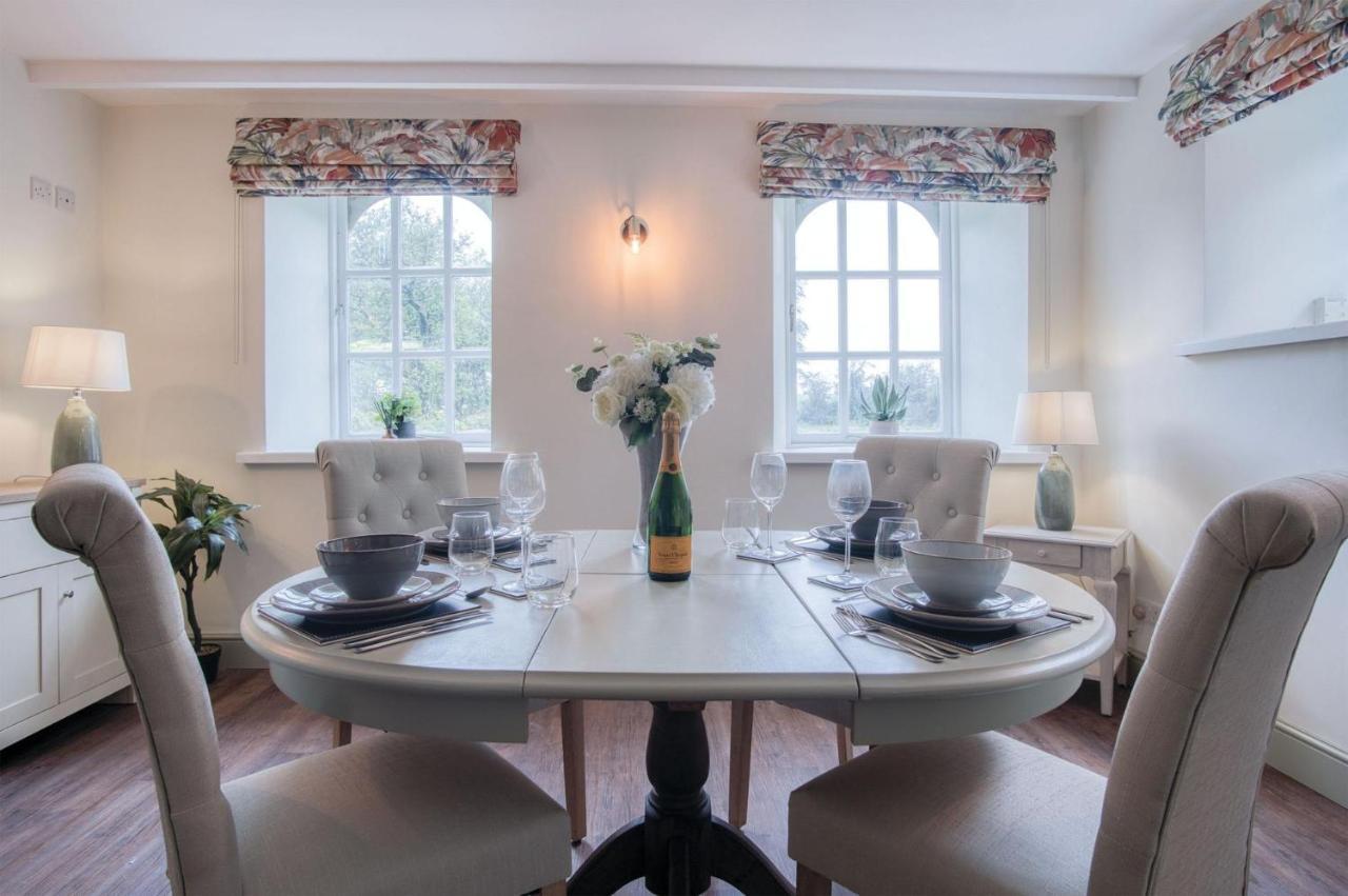 The Stables - 2 Bedroom Cottage - Princes Gate Ludchurch エクステリア 写真