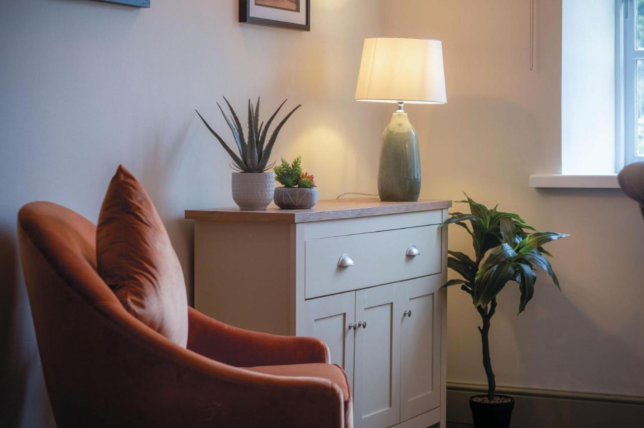 The Stables - 2 Bedroom Cottage - Princes Gate Ludchurch エクステリア 写真