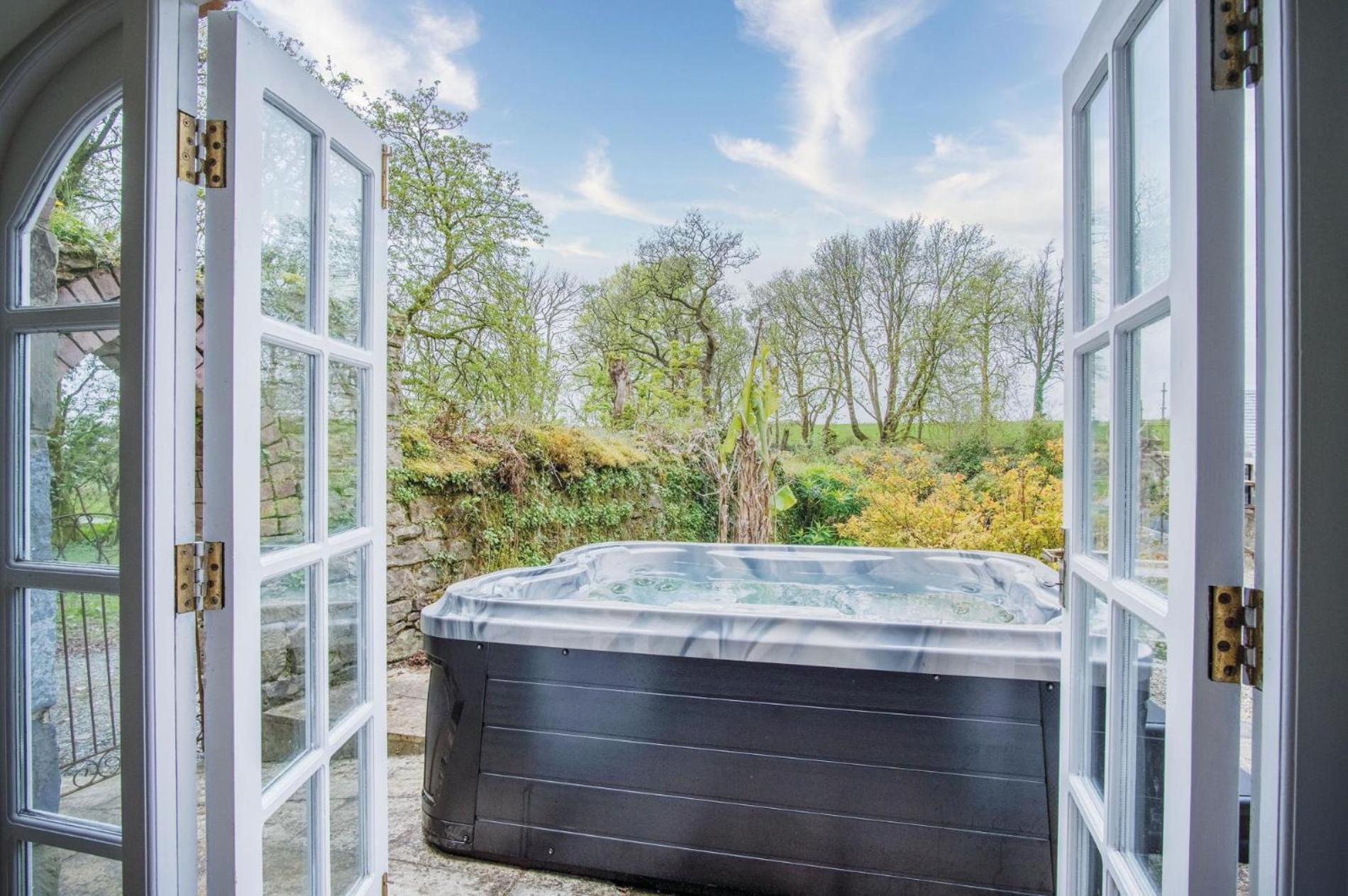 The Stables - 2 Bedroom Cottage - Princes Gate Ludchurch エクステリア 写真
